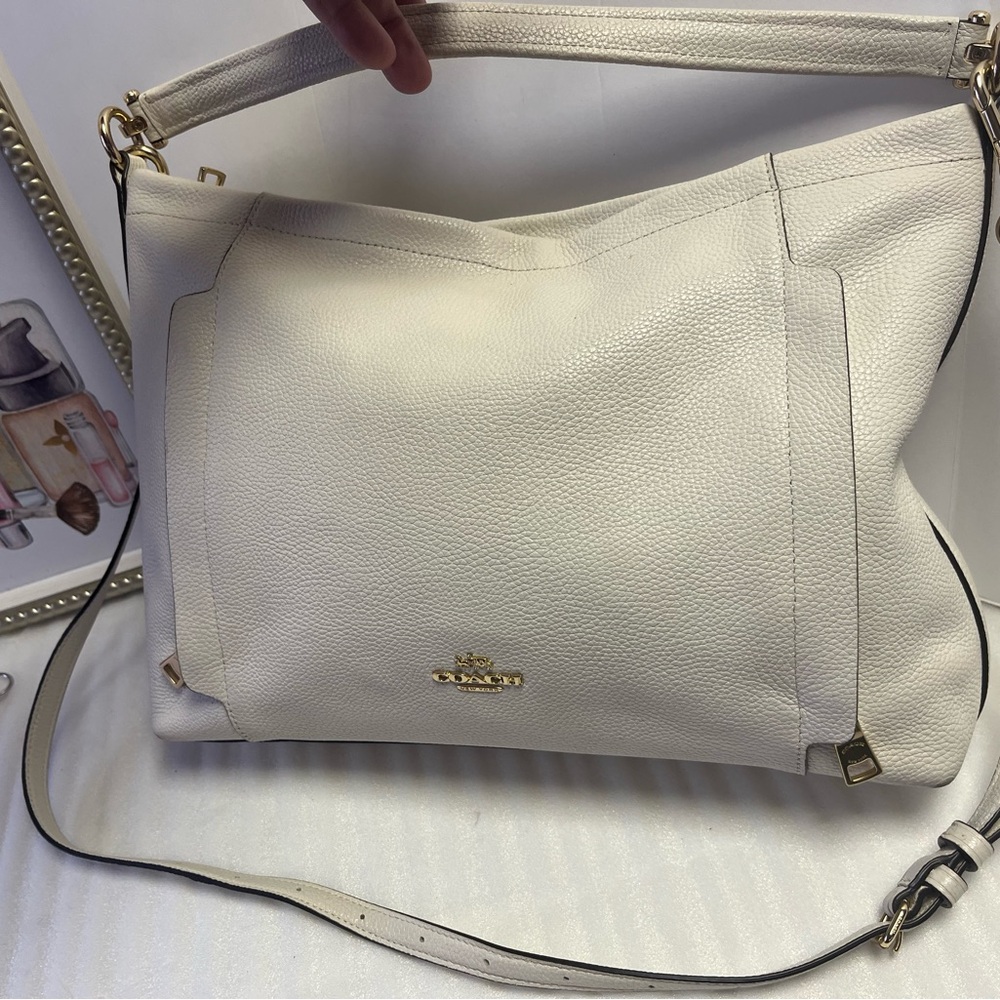 White Coach Scout Hobo Bag White pebble leather gold hardware Vintage Coach bags
